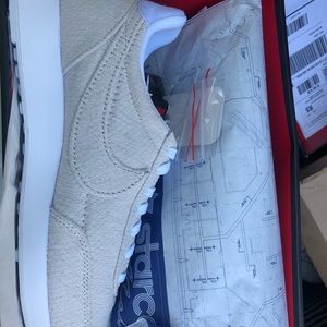 Meet your Posher, Bernard